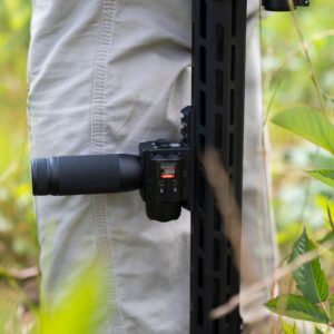 Tactical Vertical Grip With Blue and Green Lasers and 1000 Lumen Flashlight - Image 5